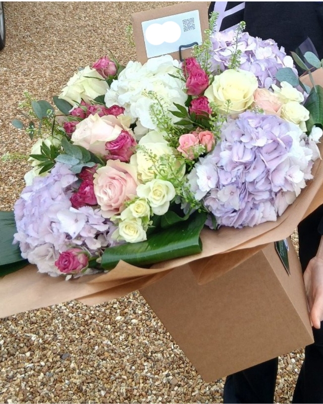 Cheshire Beauty Luxury Bouquet