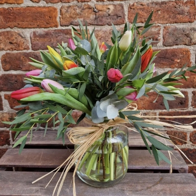 (SOLD OUT) Tulip Vase Arrangement