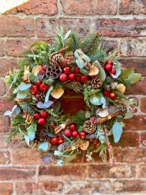 FESTIVE WREATH   Luxury Reds